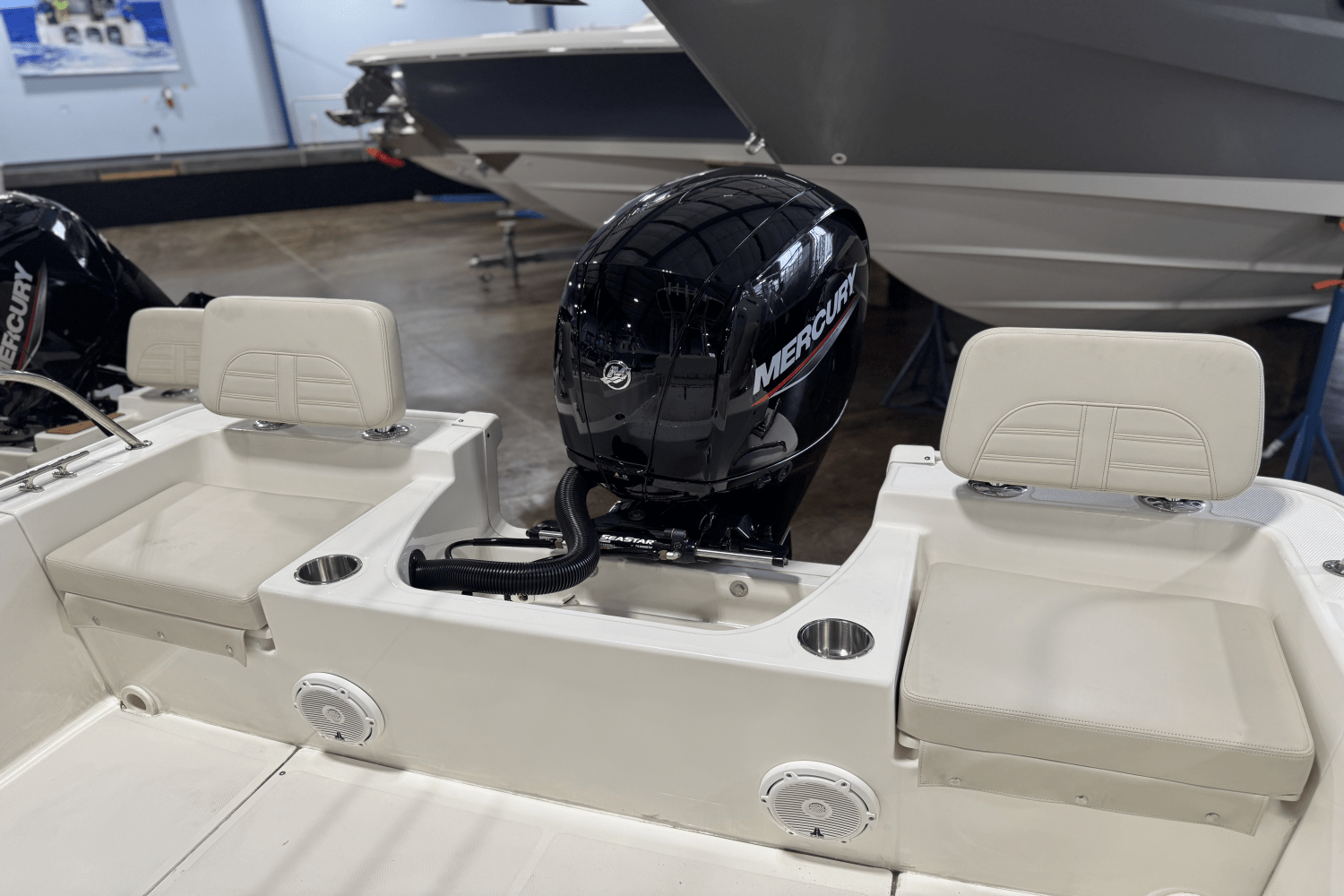 Slide: The Image of Boston Whaler 190 Montauk 2025 - 5