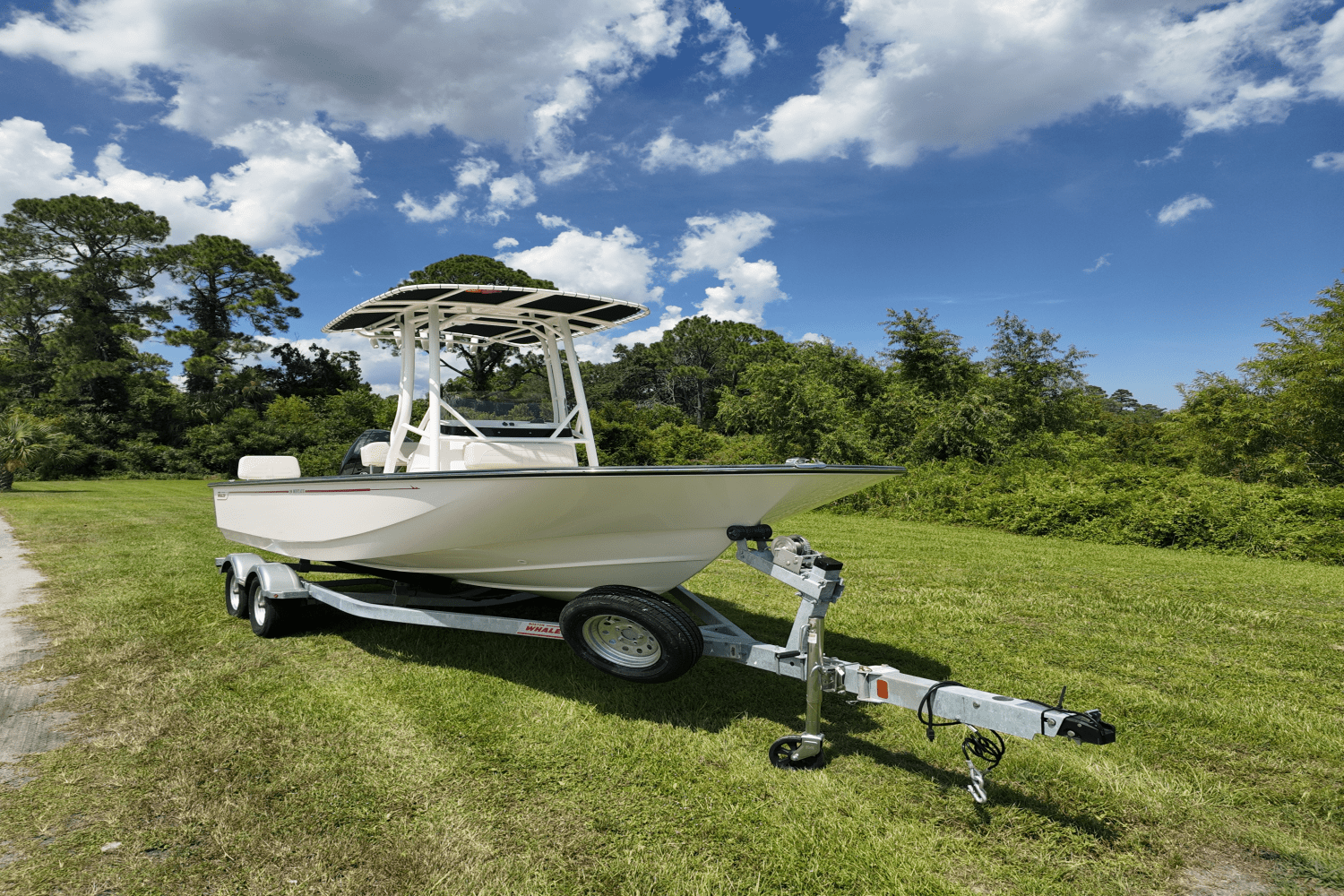 Slide: The Image of Boston Whaler 190 Montauk 2025 - 5