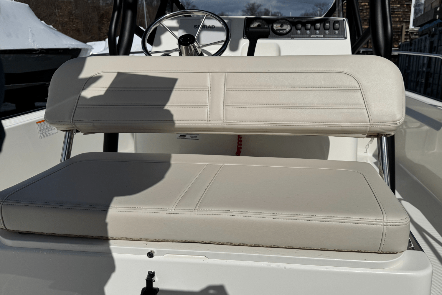 Slide: The Image of Boston Whaler 190 Montauk 2025 - 6