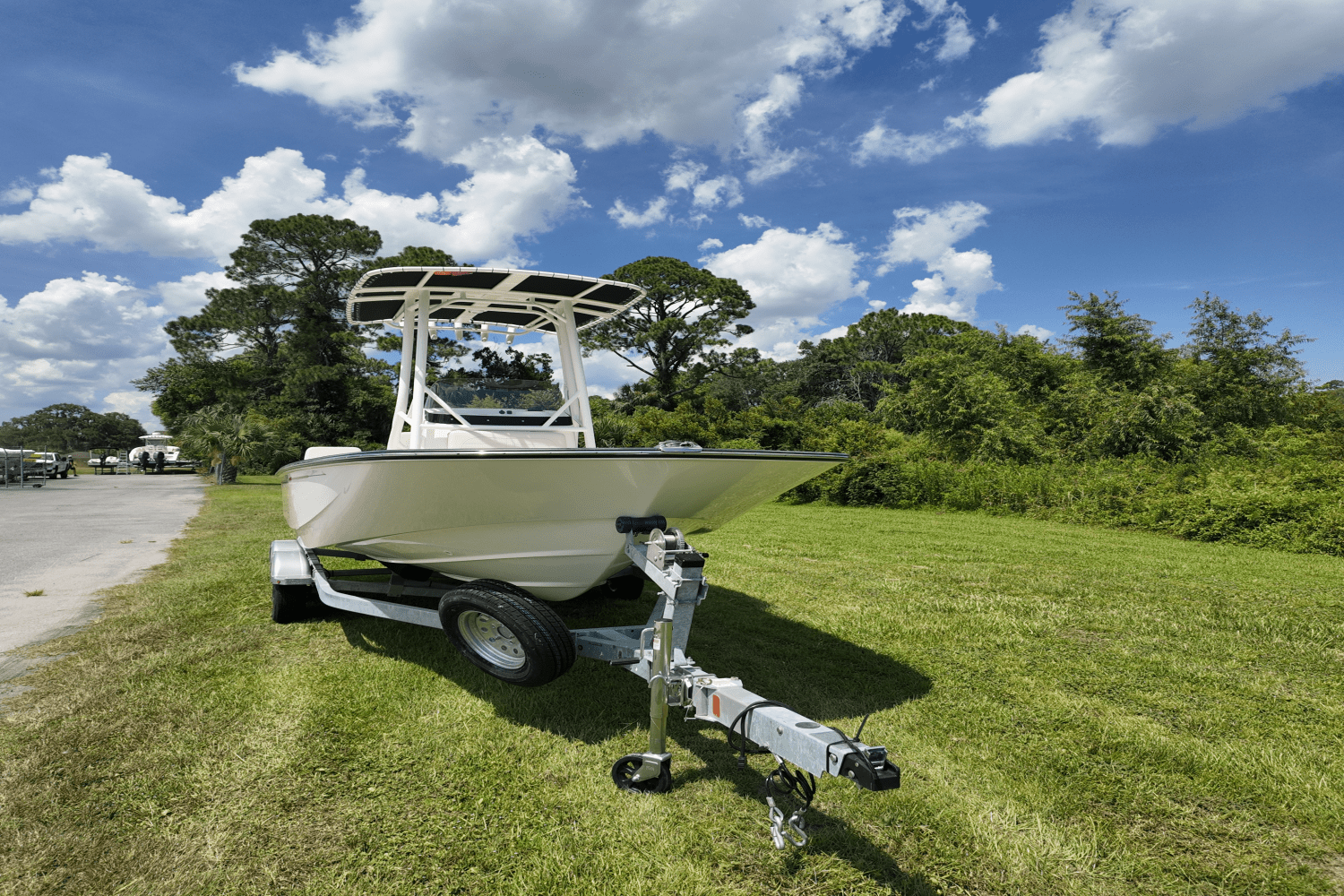 Slide: The Image of Boston Whaler 190 Montauk 2025 - 6
