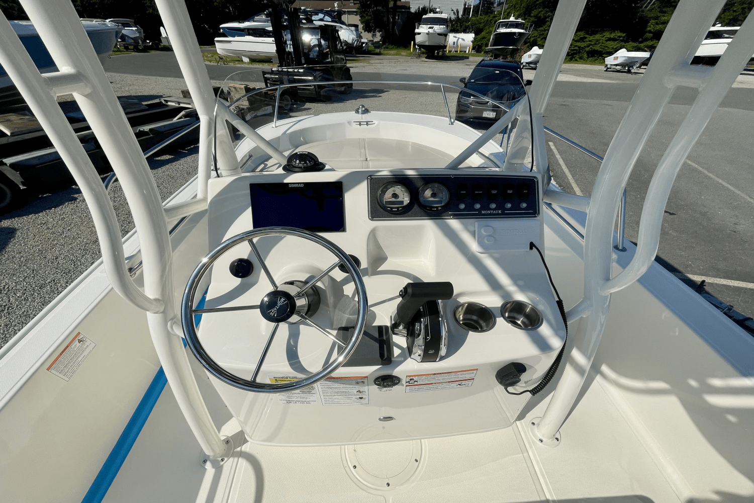Slide: The Image of Boston Whaler 190 Montauk 2025 - 7