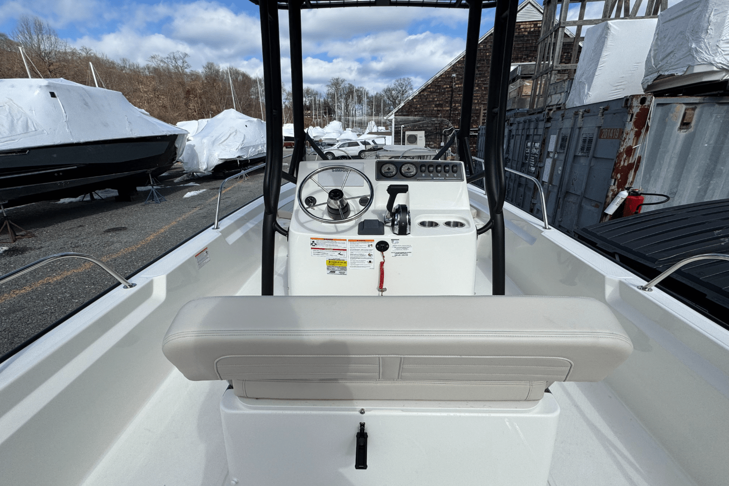 Slide: The Image of Boston Whaler 190 Montauk 2025 - 8
