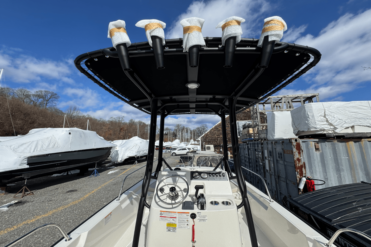 Slide: The Image of Boston Whaler 190 Montauk 2025 - 9