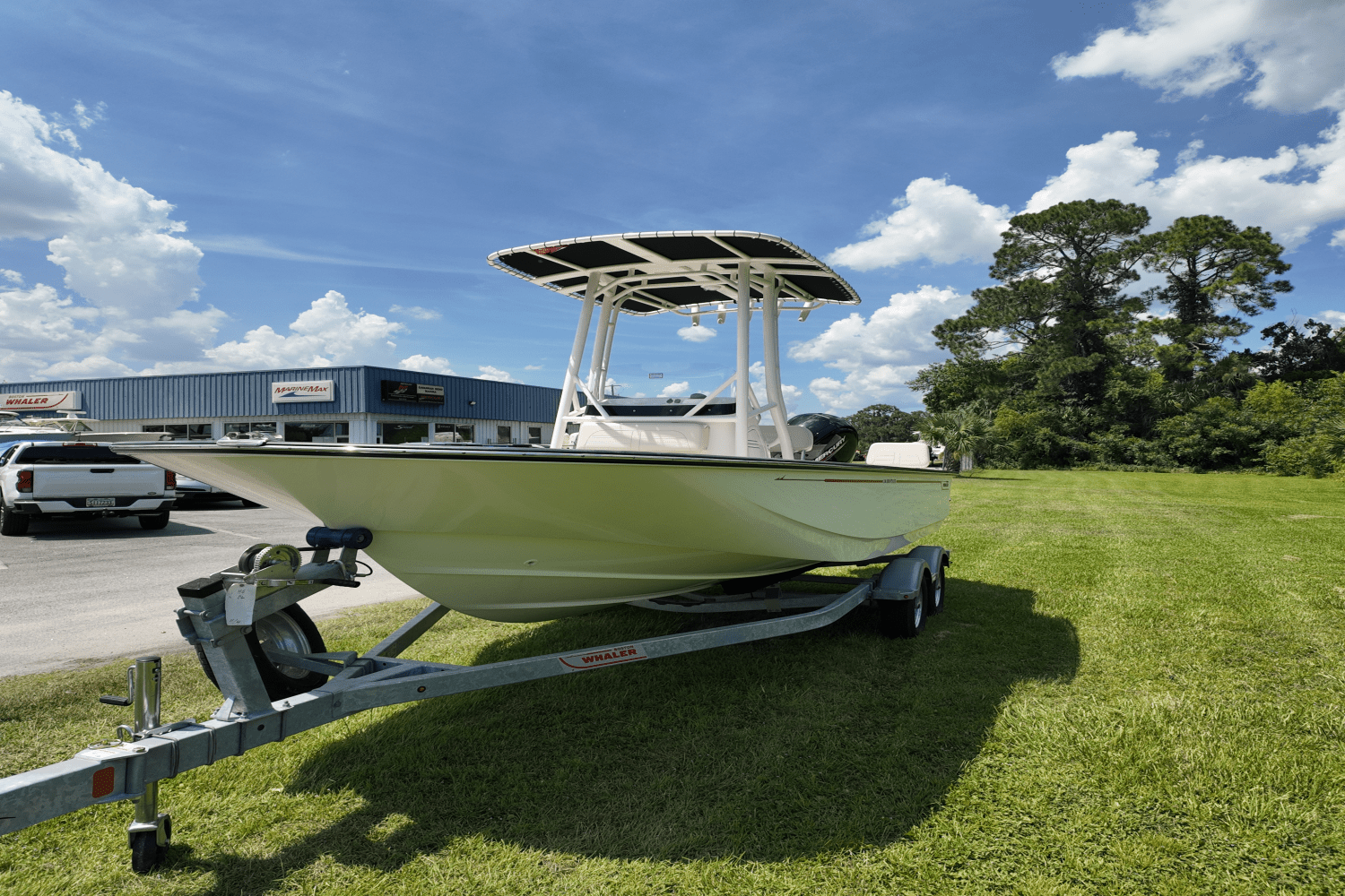 Slide: The Image of Boston Whaler 190 Montauk 2025 - 9