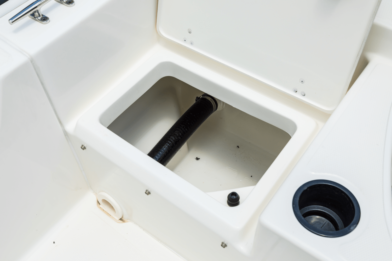 Slide: The Image of Boston Whaler 190 Montauk 2026 - 27