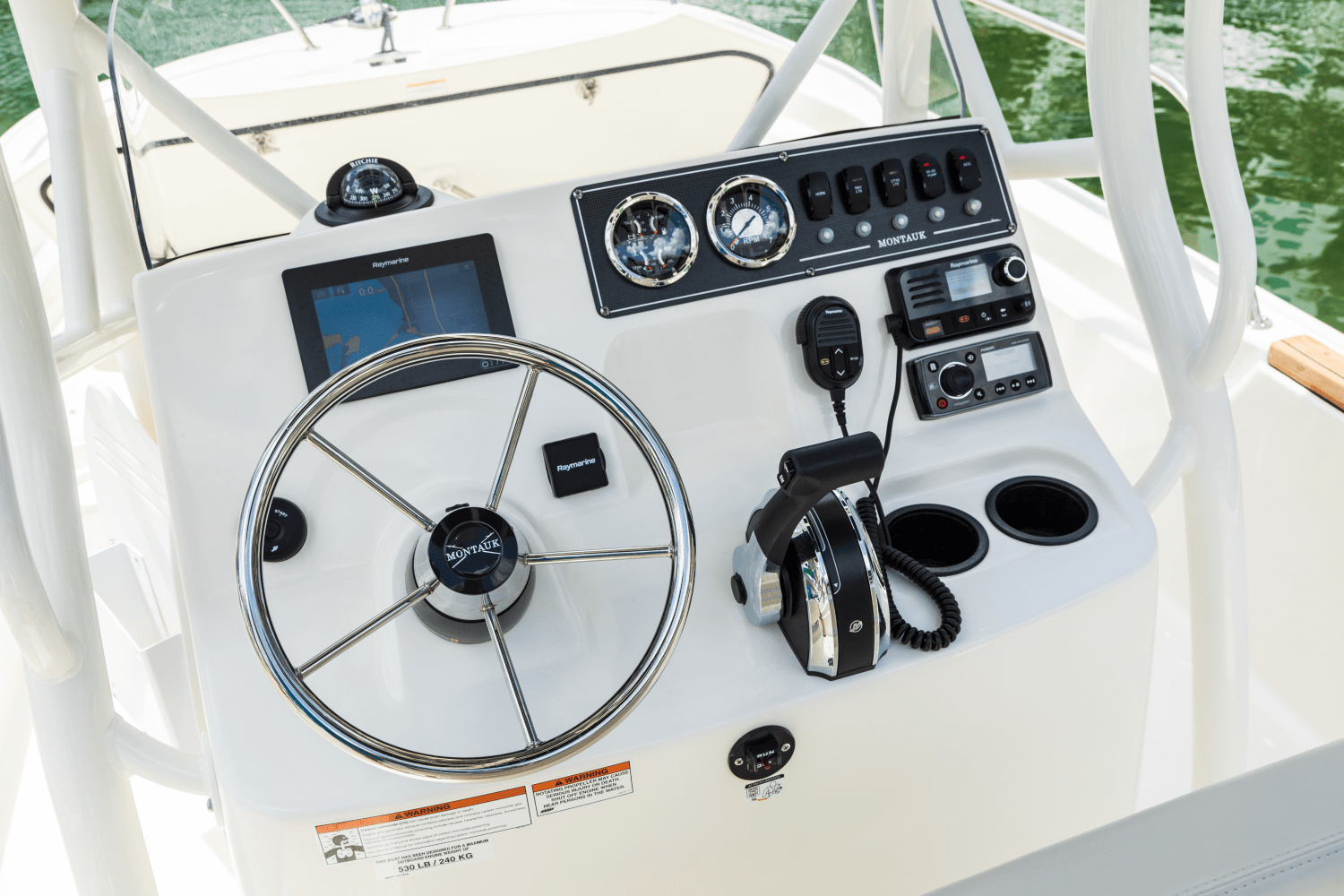 Slide: The Image of Boston Whaler 190 Montauk 2026 - 30