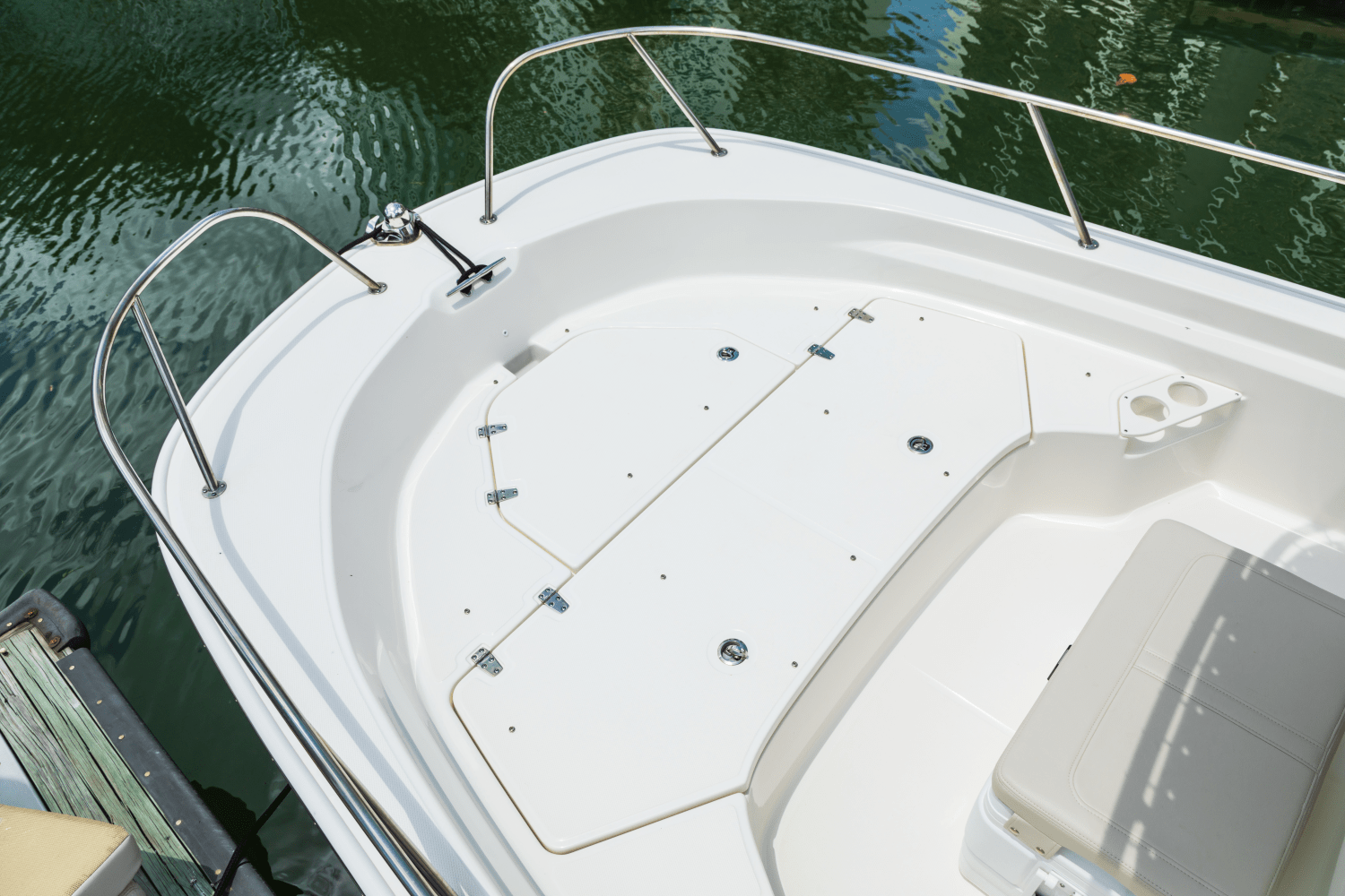 Slide: The Image of Boston Whaler 190 Montauk 2026 - 37