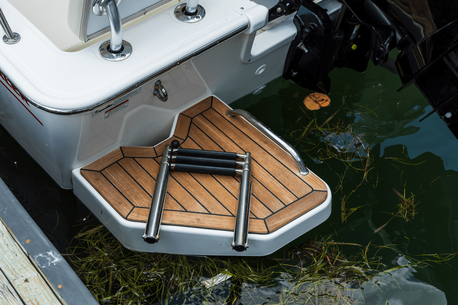 Slide: The Image of Boston Whaler 190 Montauk 2026 - 39