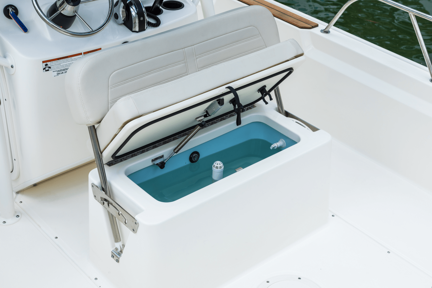 Slide: The Image of Boston Whaler 190 Montauk 2026 - 40