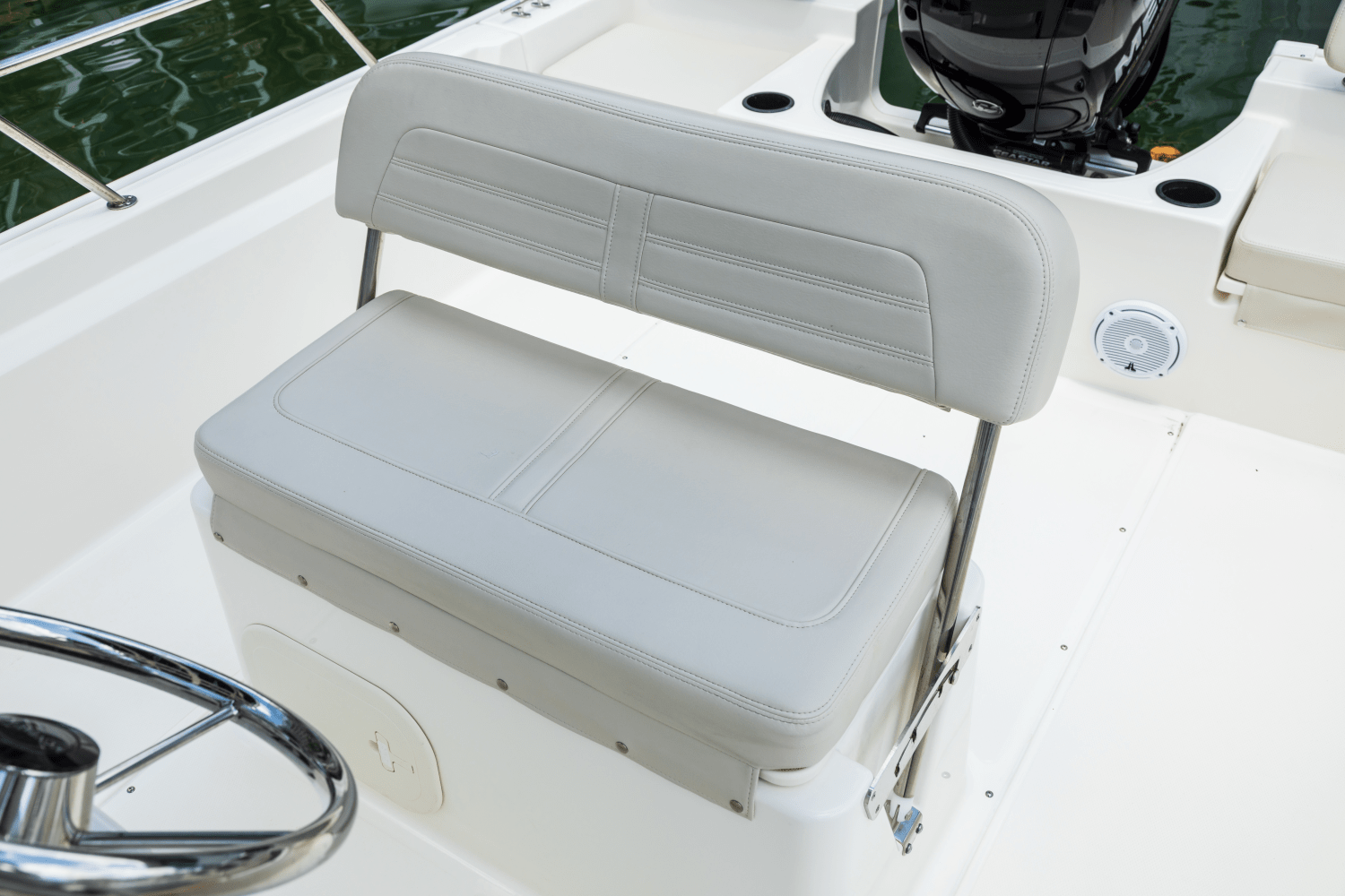 Slide: The Image of Boston Whaler 190 Montauk 2026 - 41