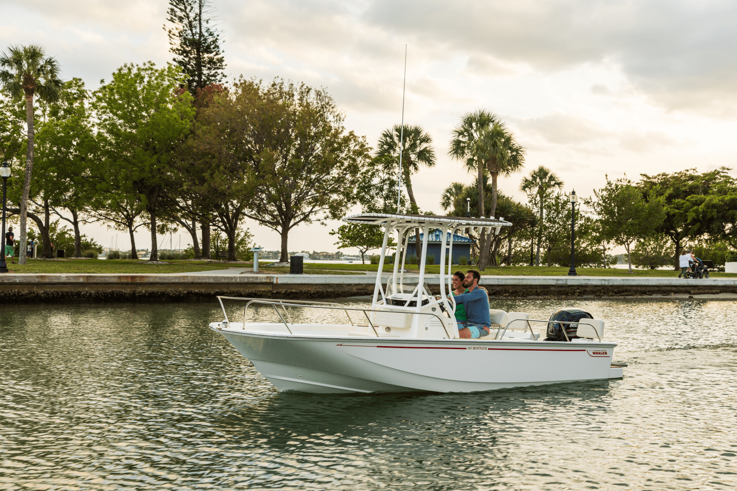 Slide: The Image of Boston Whaler 190 Montauk 2026 - 8