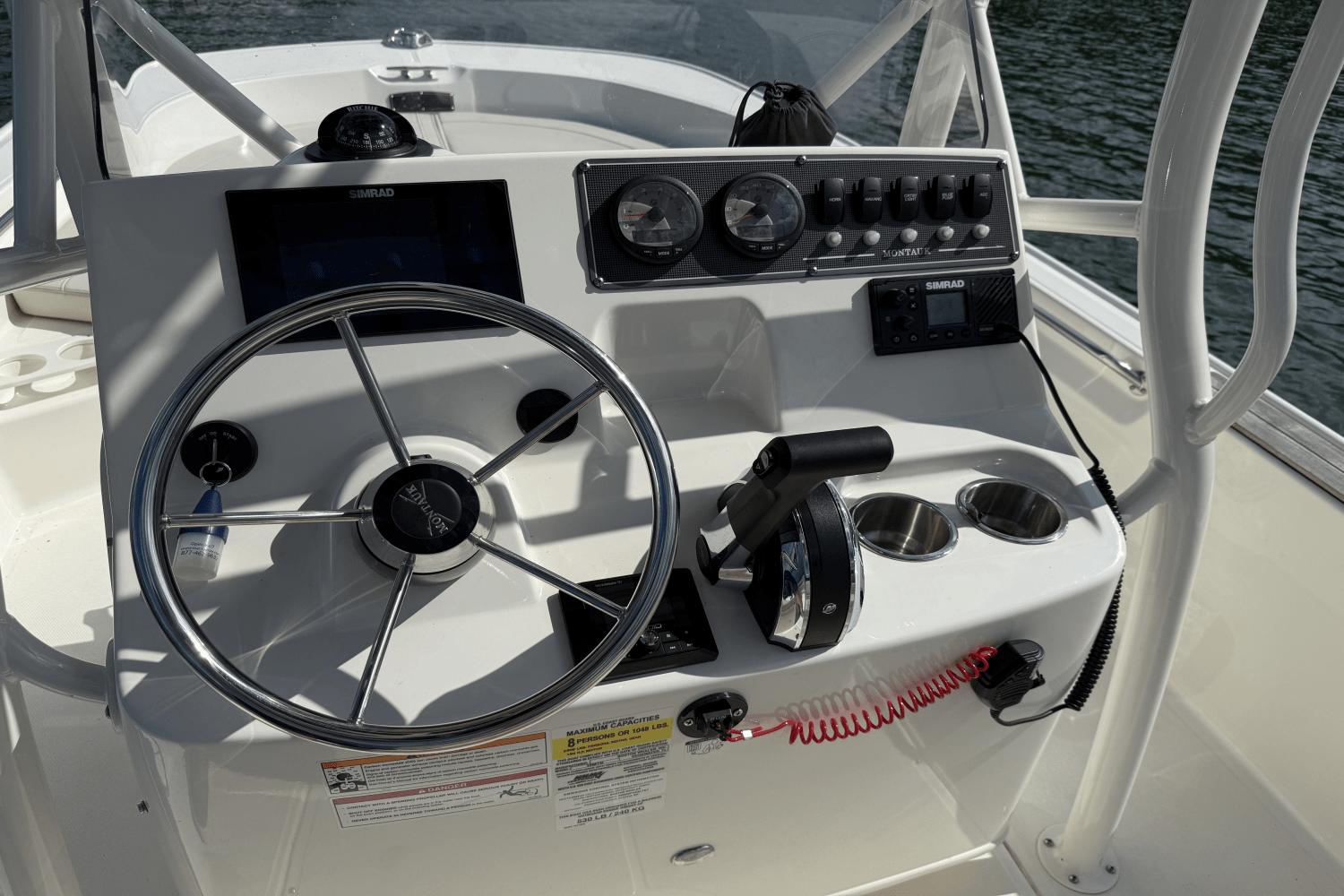 Slide: The Image of Boston Whaler 19 MONTAUK 2024 - 10