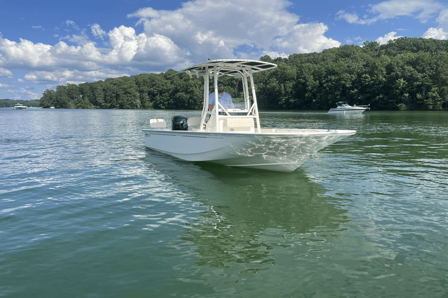 Slide: The Image of Boston Whaler 19 MONTAUK 2024 - 4
