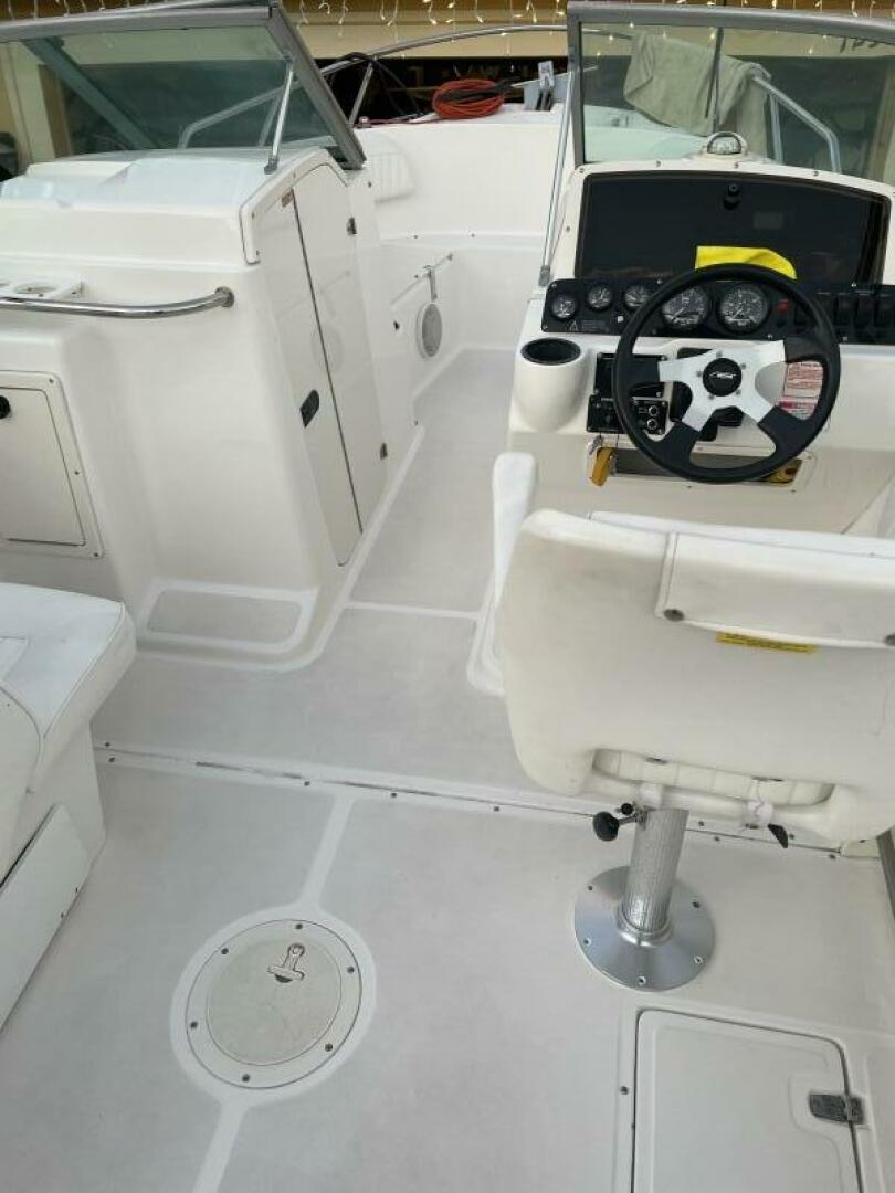 Slide: The Image of Boston Whaler 21 2002 - 3995575