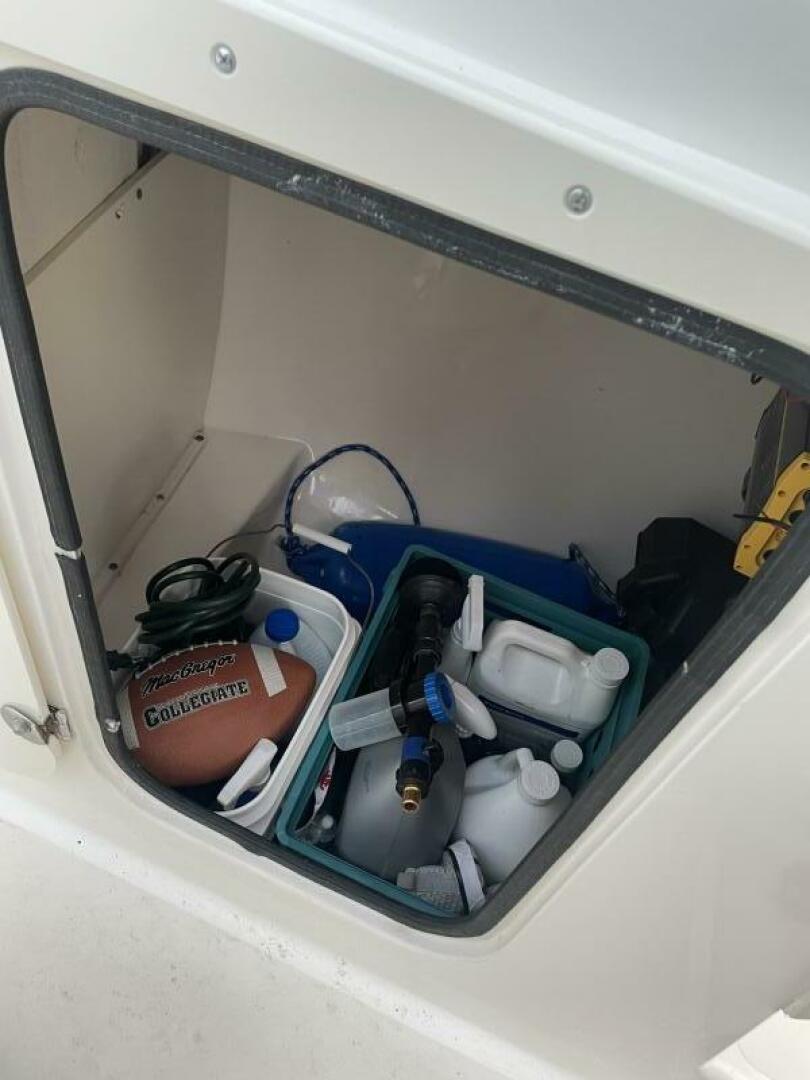 Slide: The Image of Boston Whaler 21 2002 - 3995580