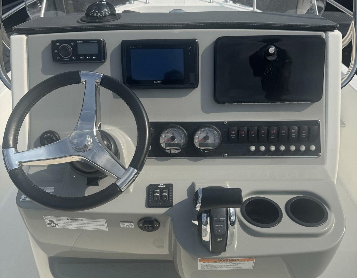 Slide: The Image of Boston Whaler 210 Dauntless 2015 - 5565059