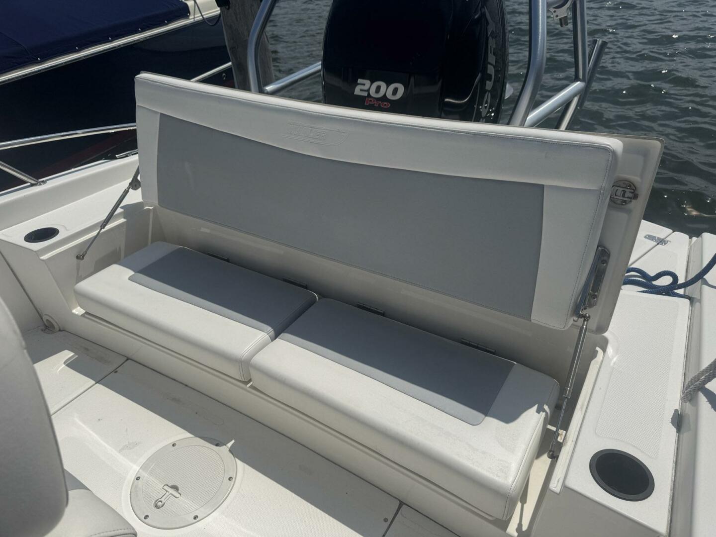 Slide: The Image of Boston Whaler 210 Dauntless 2015 - 5565065