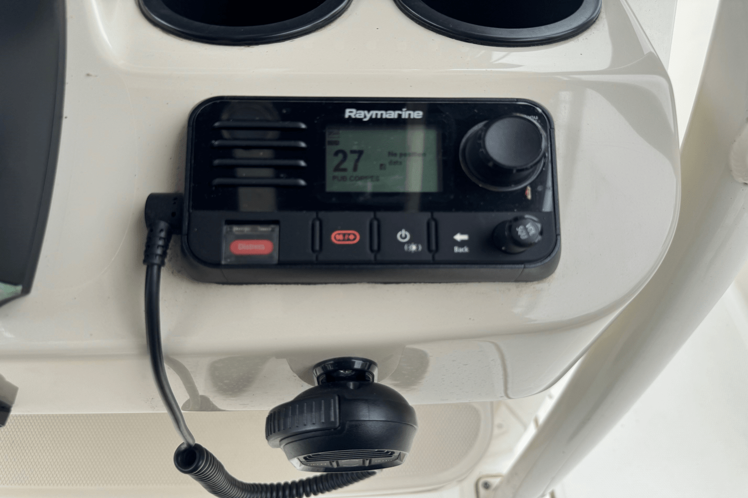 Slide: The Image of Boston Whaler 210 MONTAUK 2019 - 10