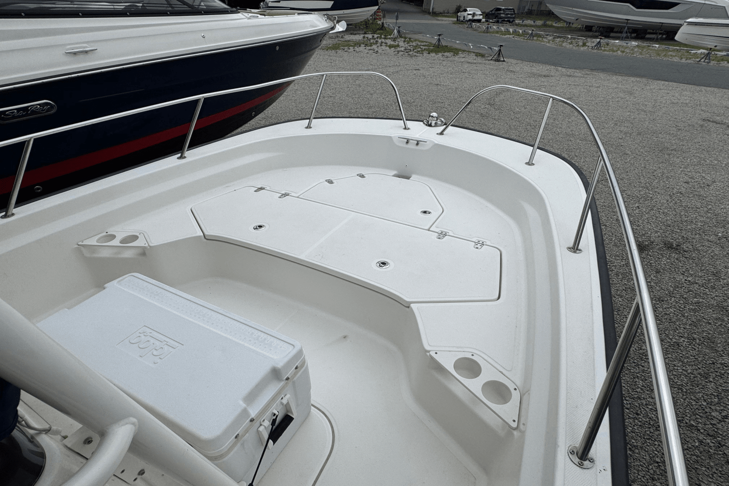 Slide: The Image of Boston Whaler 210 MONTAUK 2019 - 13