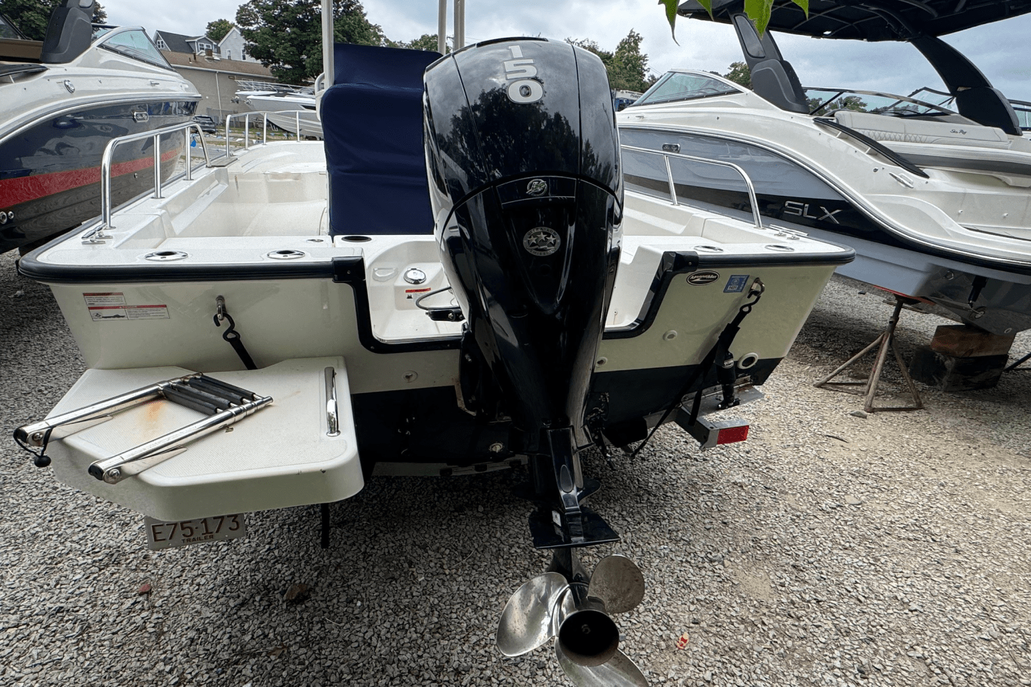 Slide: The Image of Boston Whaler 210 MONTAUK 2019 - 3