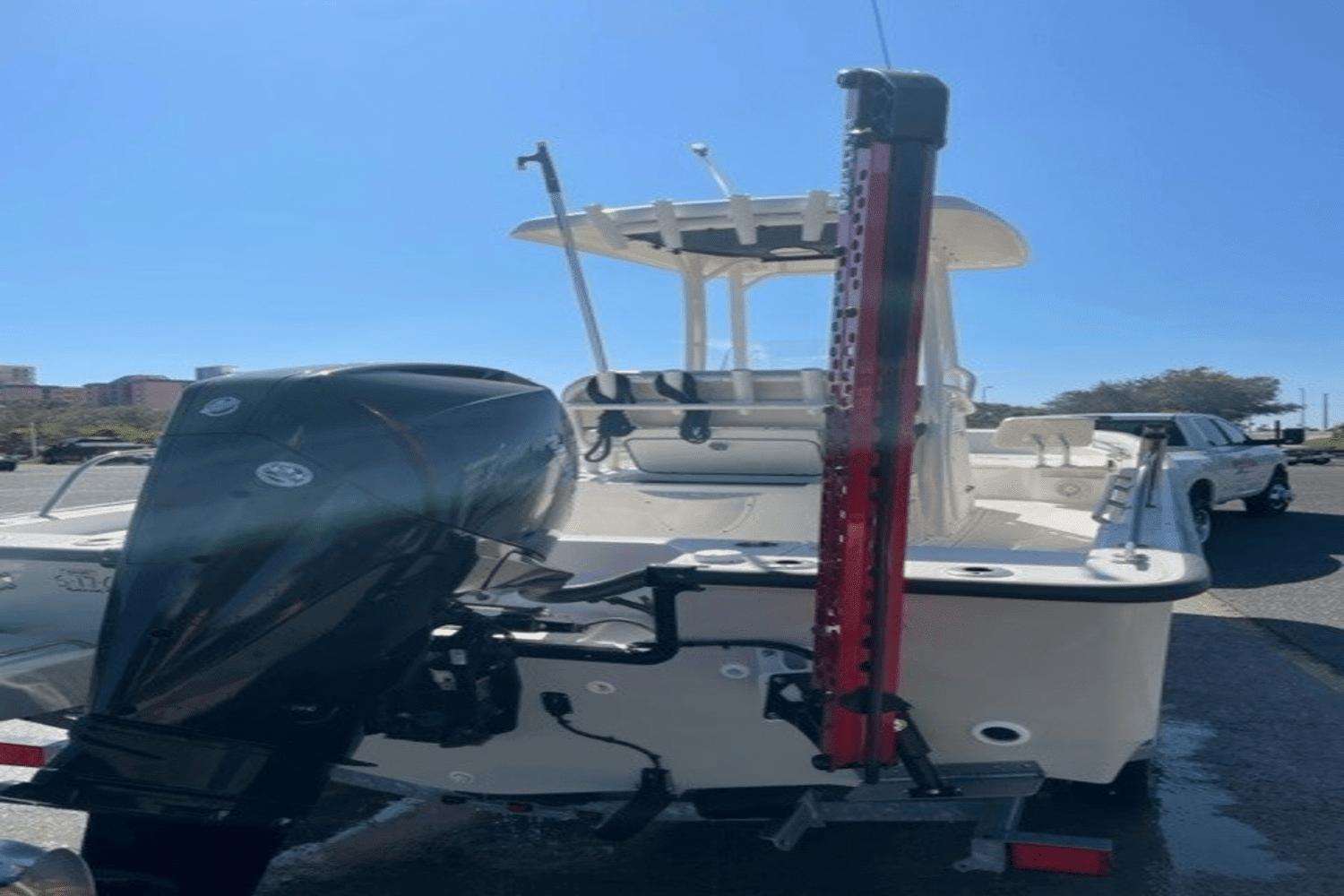Slide: The Image of Boston Whaler 210 Montauk 2021 - 14