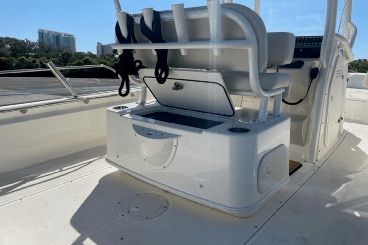 Slide: The Image of Boston Whaler 210 Montauk 2021 - 17