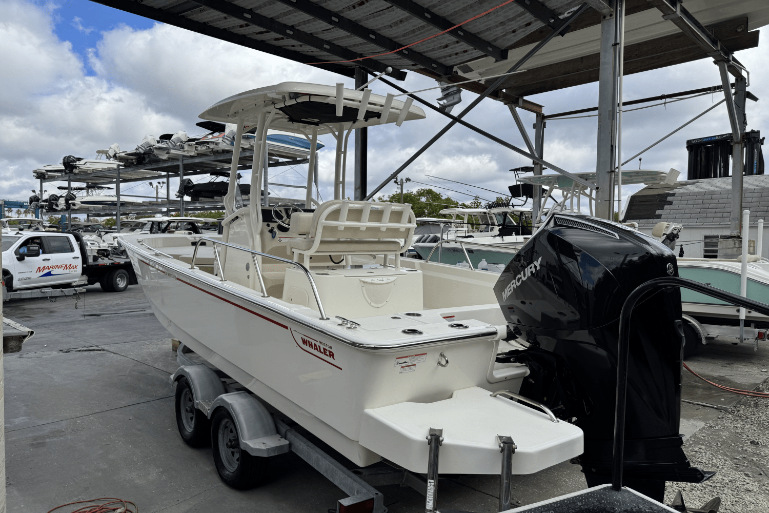Slide: The Image of Boston Whaler 210 MONTAUK 2021 - 3