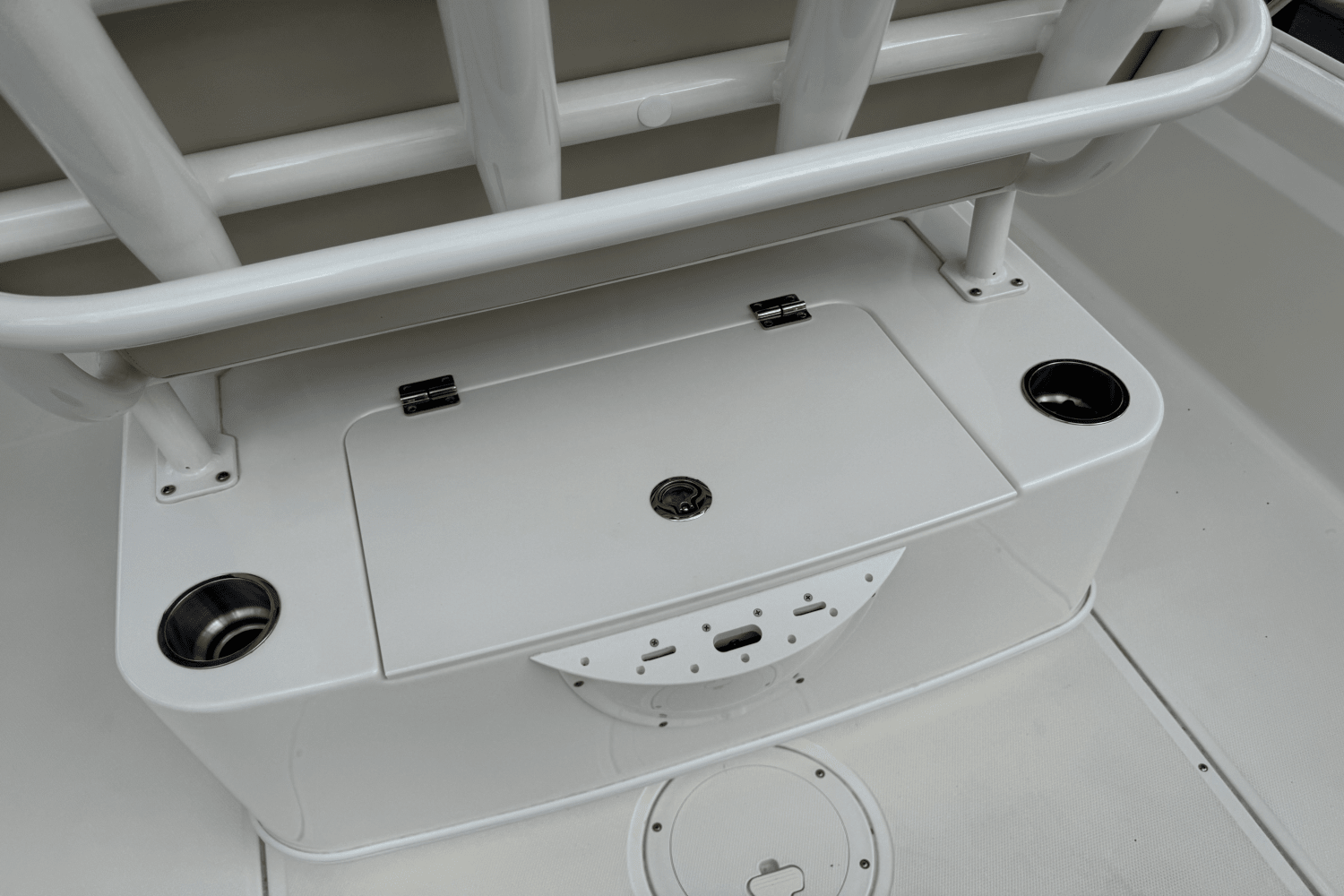 Slide: The Image of Boston Whaler 210 MONTAUK 2021 - 8