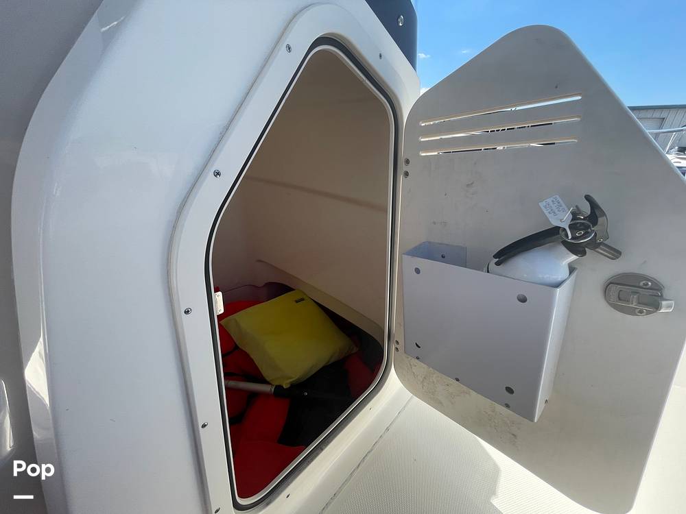 Slide: The Image of Boston Whaler 210 Montauk 2023 - 15354755