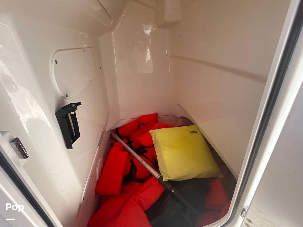 Slide: The Image of Boston Whaler 210 Montauk 2023 - 15354758