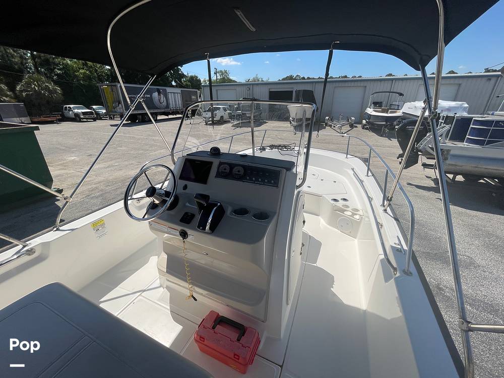 Slide: The Image of Boston Whaler 210 Montauk 2023 - 15354761