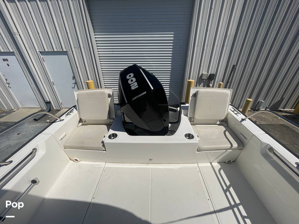 Slide: The Image of Boston Whaler 210 Montauk 2023 - 15354795