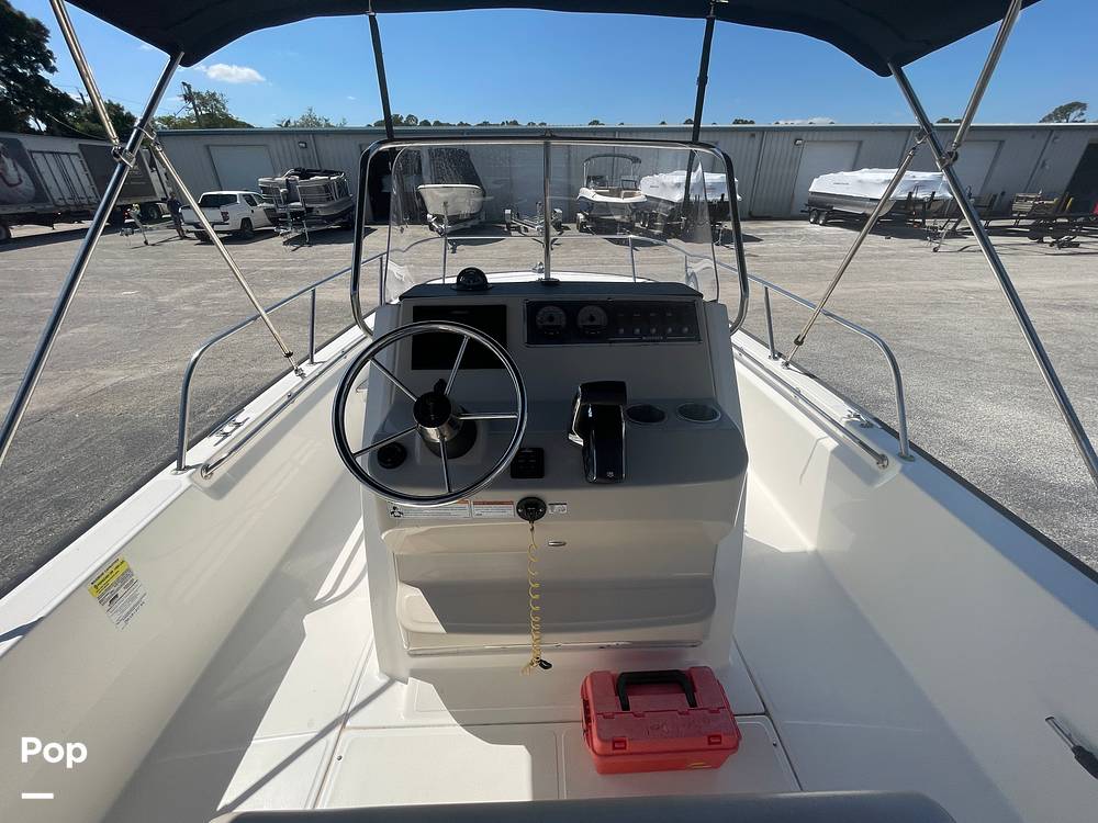 Slide: The Image of Boston Whaler 210 Montauk 2023 - 15354801