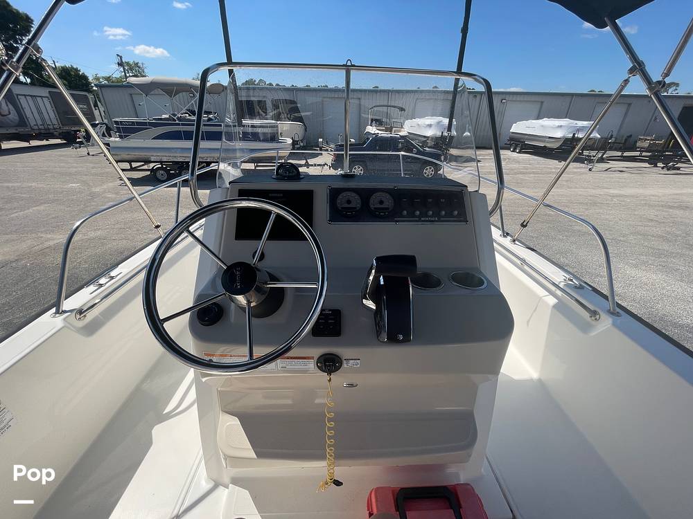 Slide: The Image of Boston Whaler 210 Montauk 2023 - 15354805