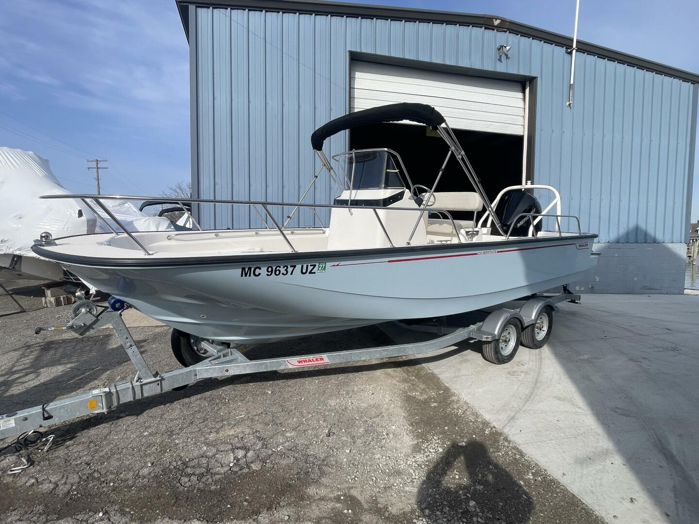 Slide: The Image of Boston Whaler 210 Montauk 2024 - 5136097