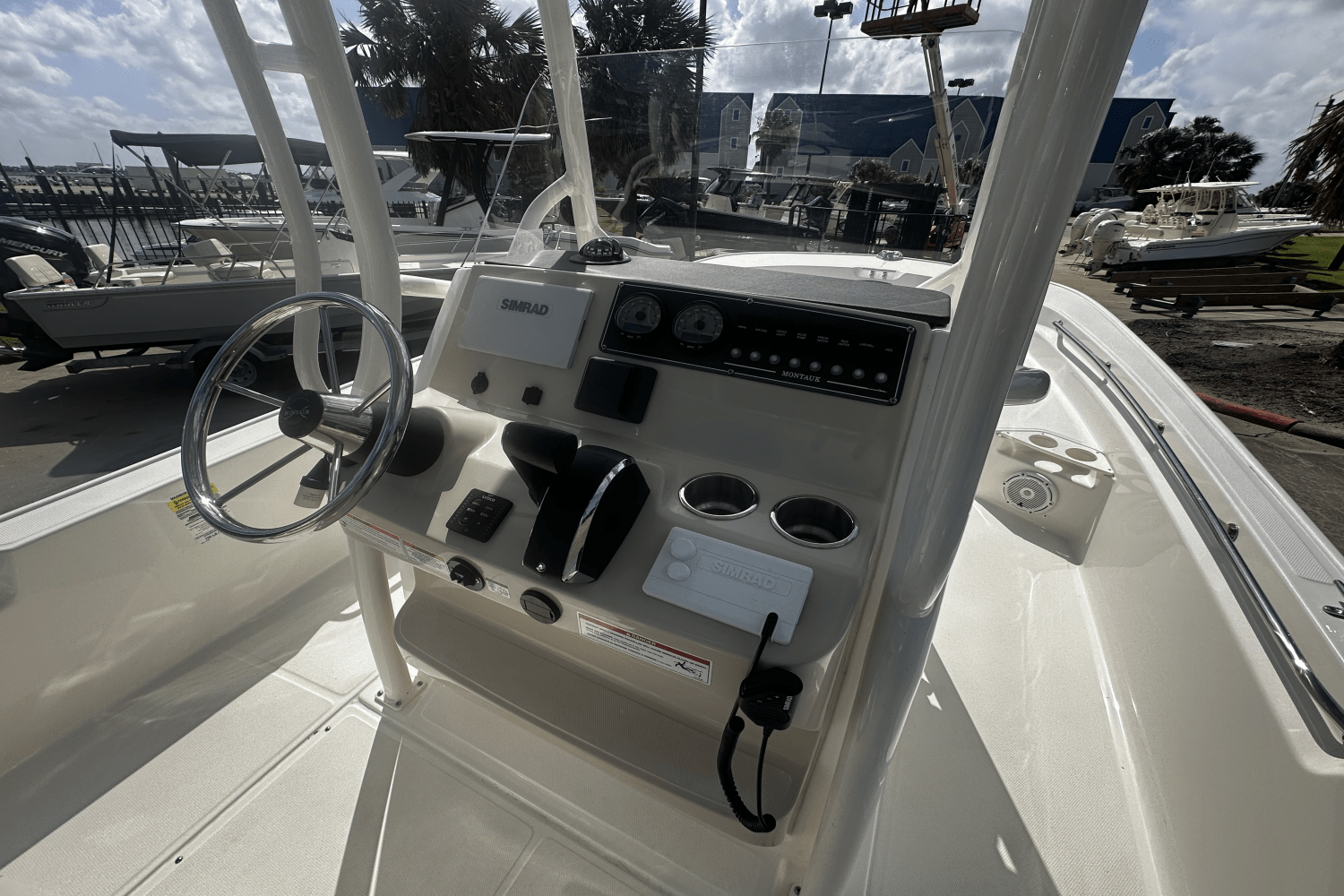 Slide: The Image of Boston Whaler 210 Montauk 2024 - 11