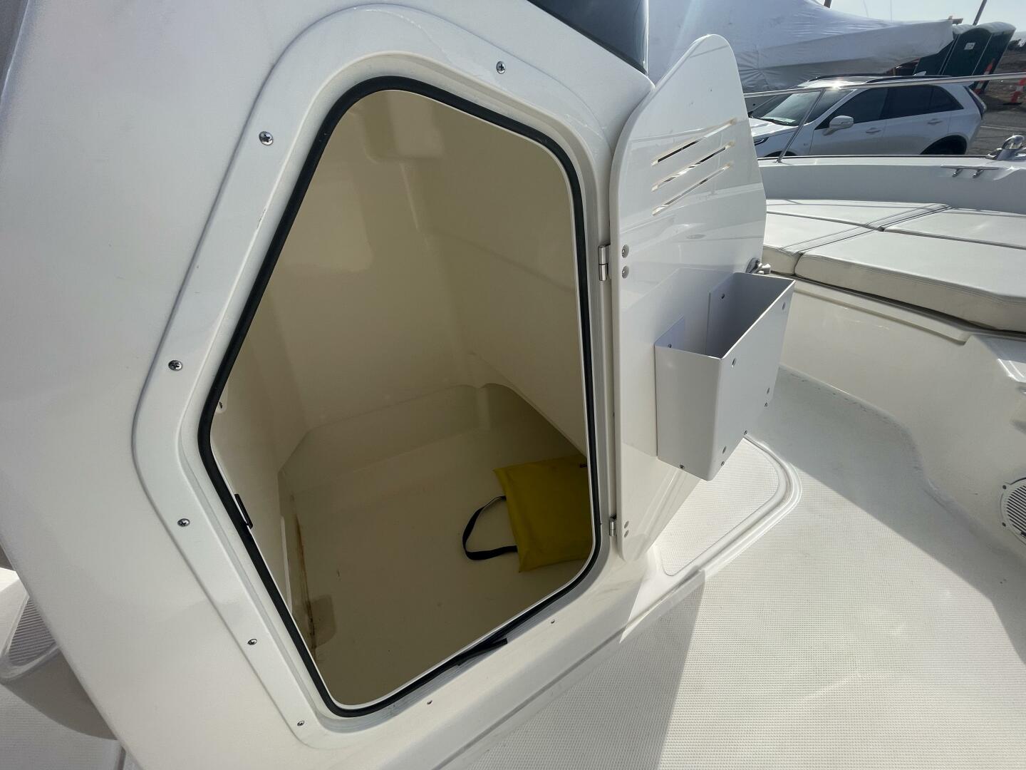 Slide: The Image of Boston Whaler 210 Montauk 2024 - 5136114