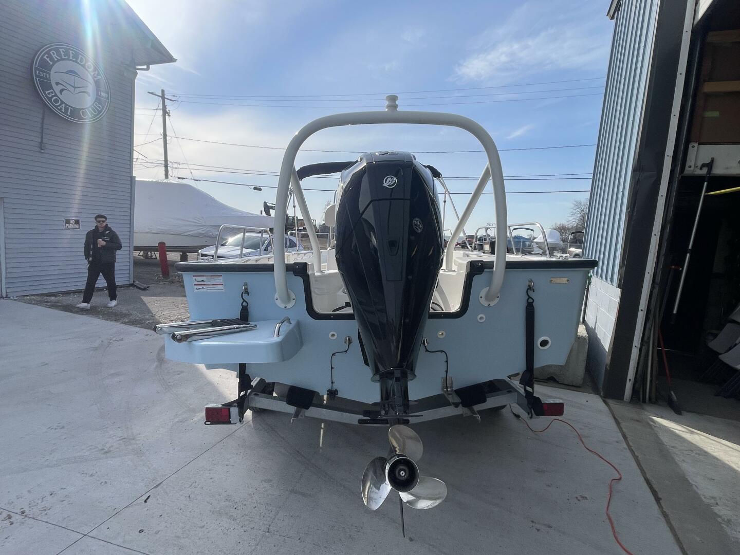 Slide: The Image of Boston Whaler 210 Montauk 2024 - 5136099