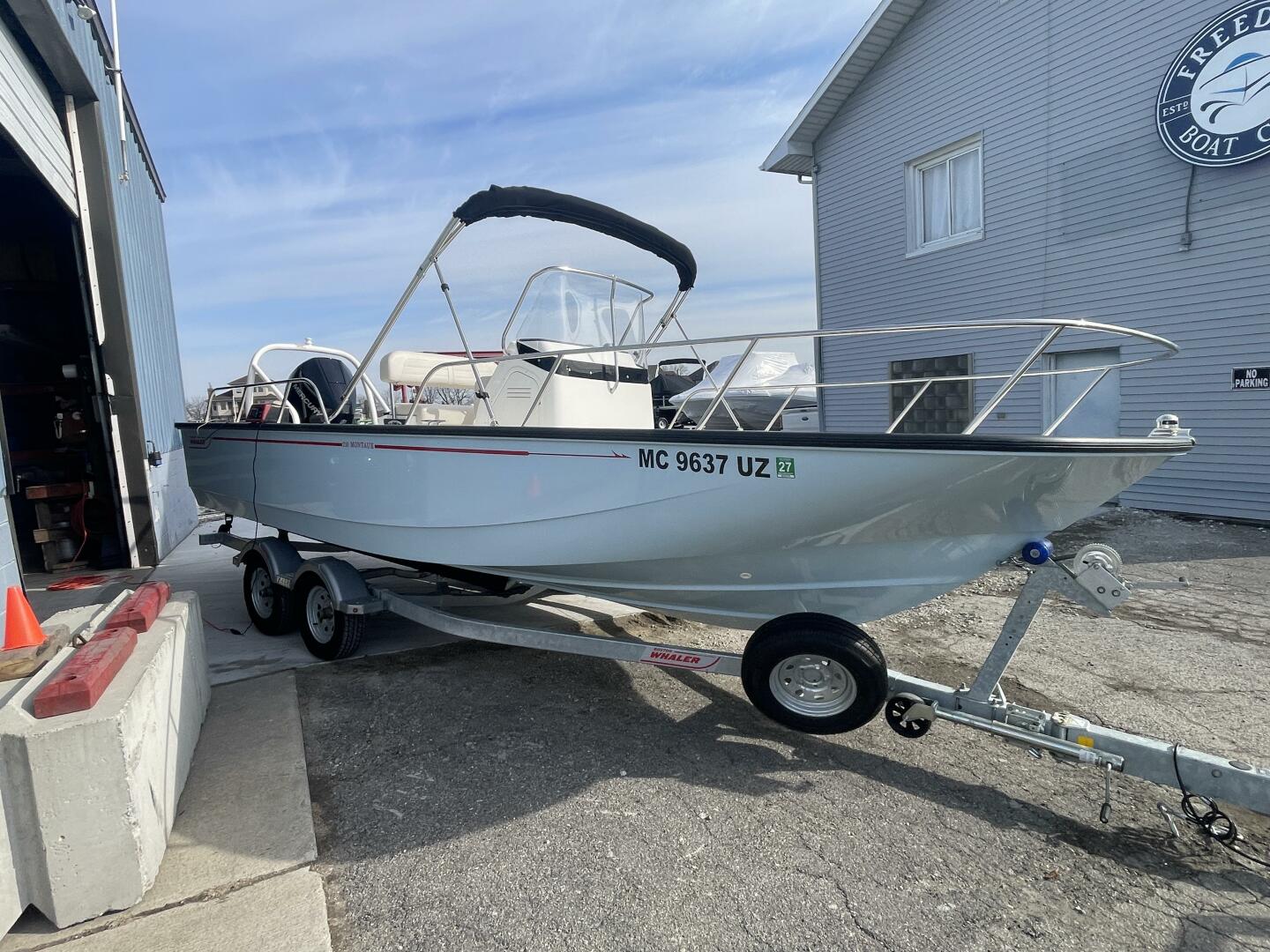 Slide: The Image of Boston Whaler 210 Montauk 2024 - 5136105