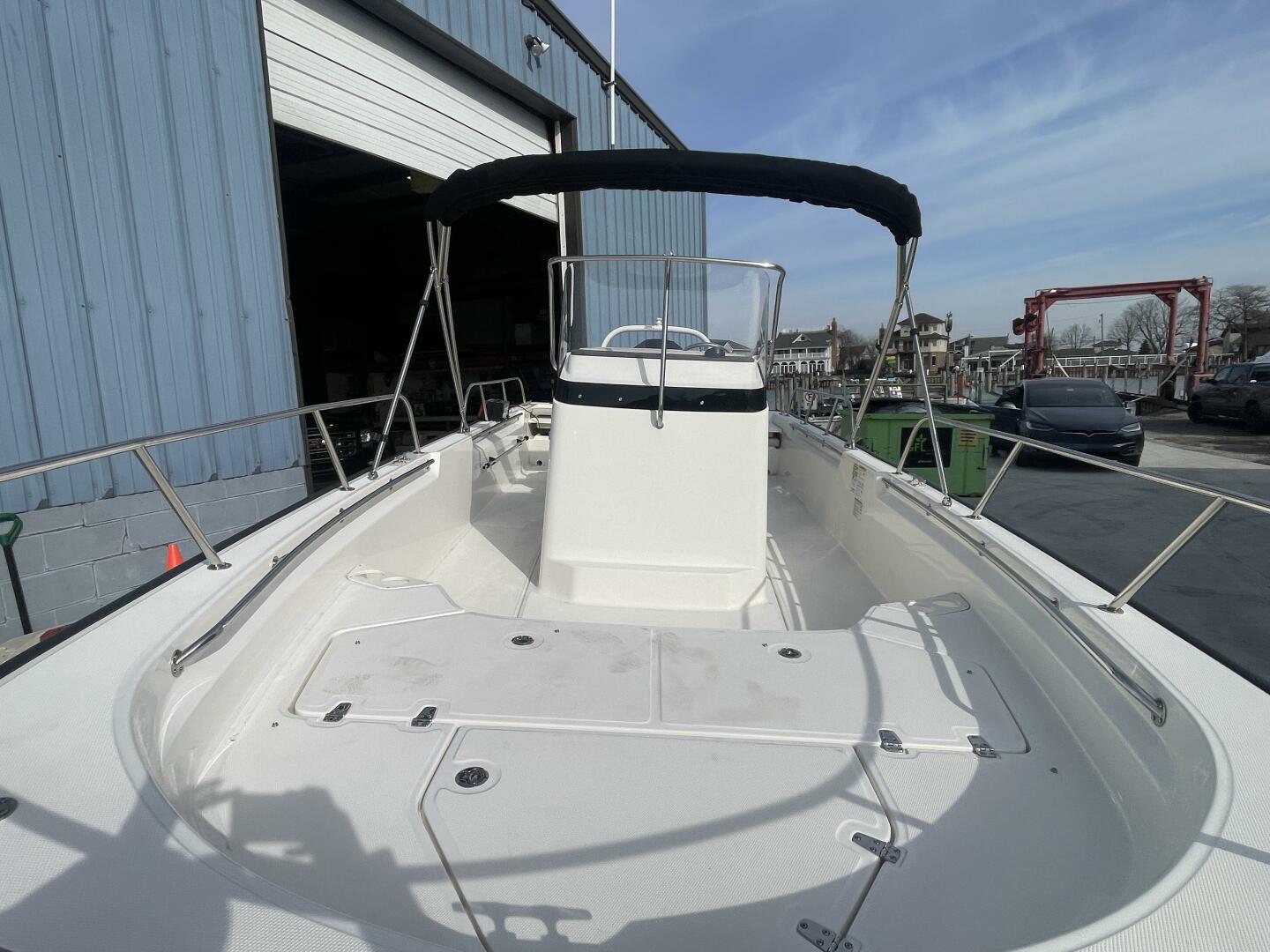 Slide: The Image of Boston Whaler 210 Montauk 2024 - 5136106