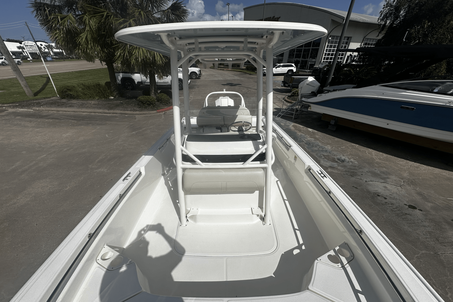 Slide: The Image of Boston Whaler 210 Montauk 2024 - 7