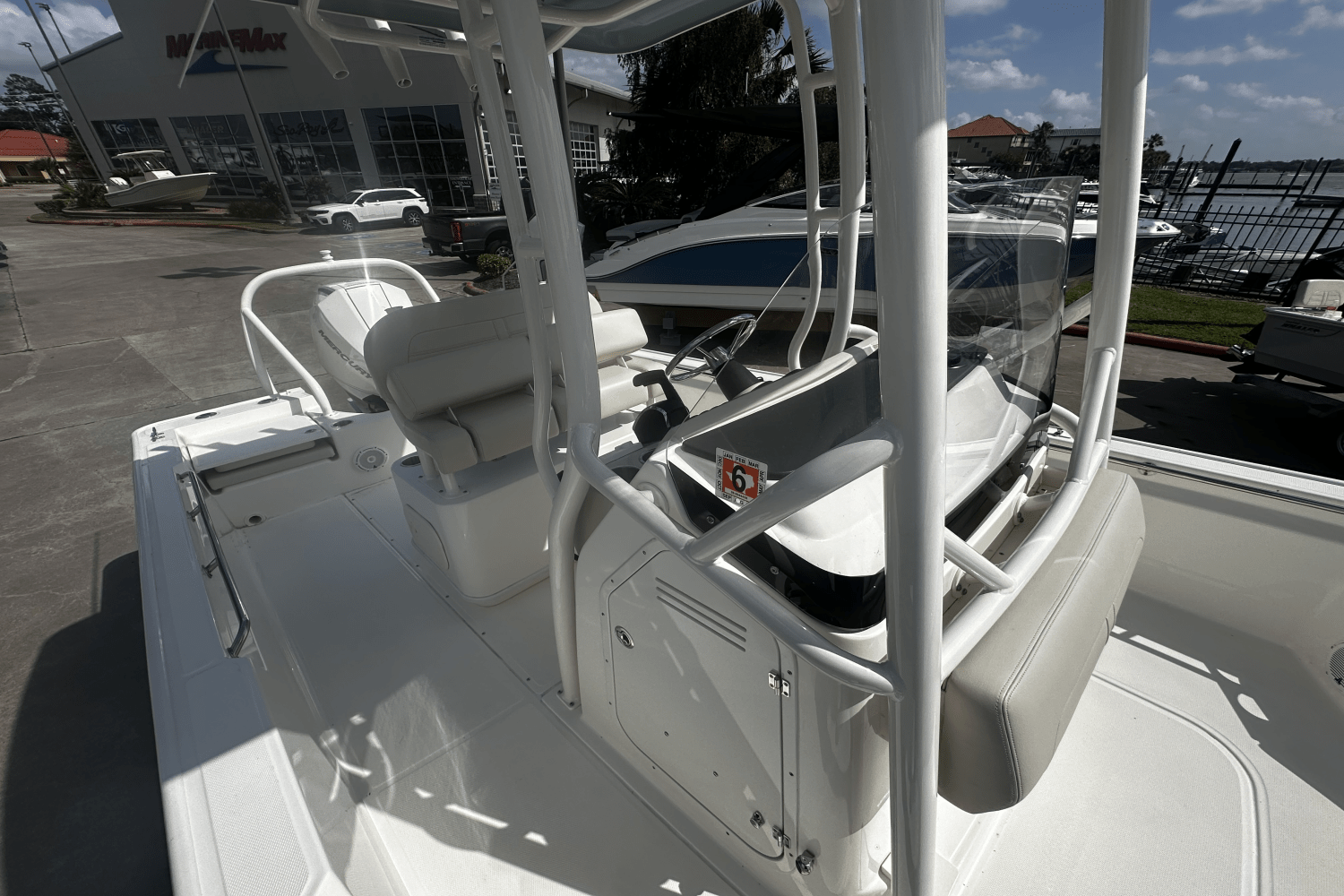 Slide: The Image of Boston Whaler 210 Montauk 2024 - 8