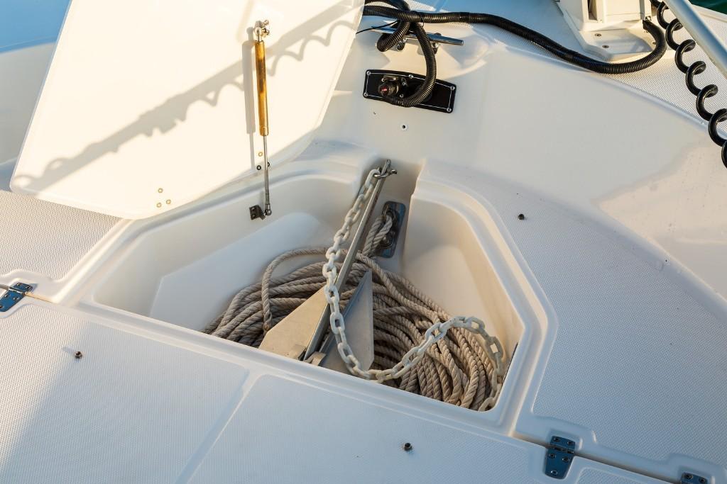 Slide: The Image of Boston Whaler 210 Montauk 2025 - 30