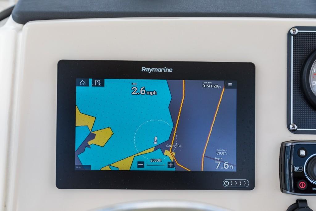 Slide: The Image of Boston Whaler 210 Montauk 2025 - 33