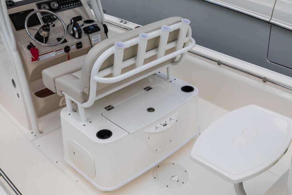 Slide: The Image of Boston Whaler 210 Montauk 2026 - 19