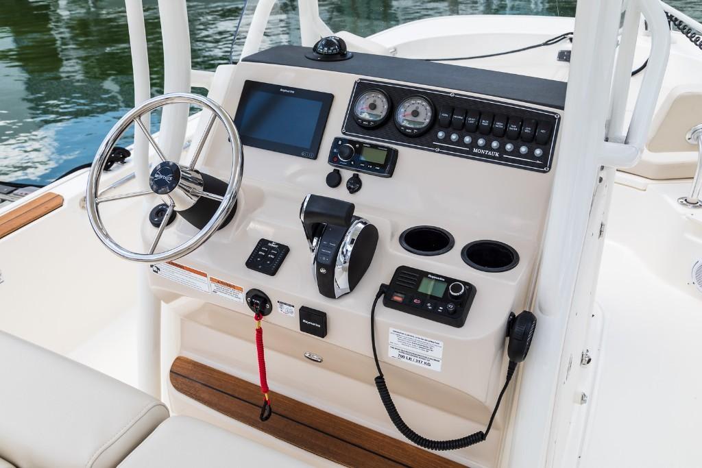 Slide: The Image of Boston Whaler 210 Montauk 2026 - 23