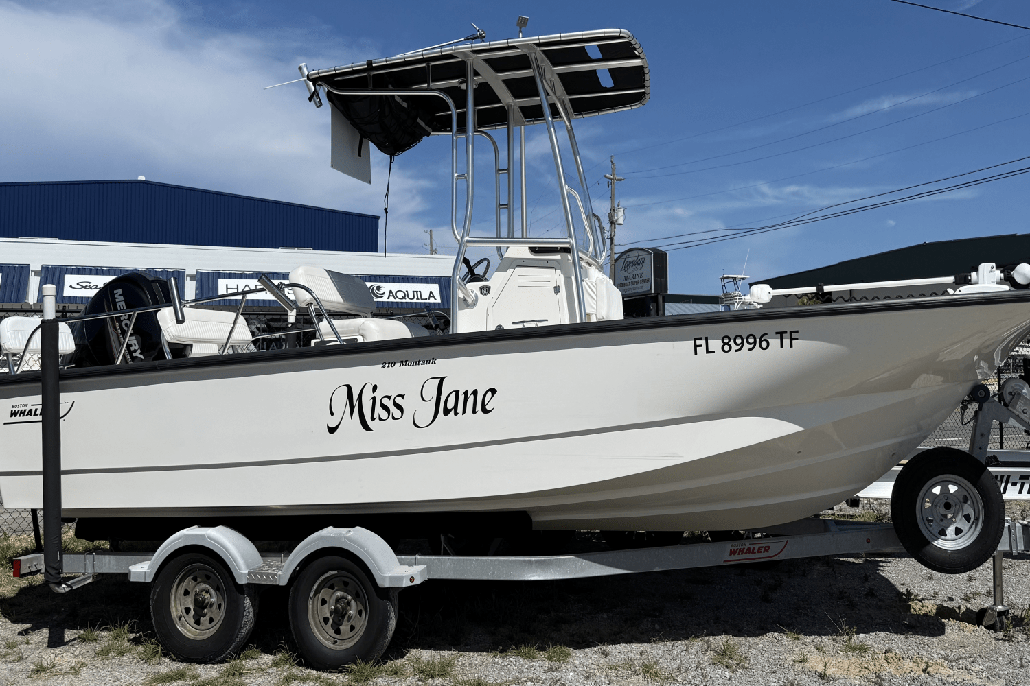 Slide: The Image of Boston Whaler 21 MONTAUK 2018 - 0