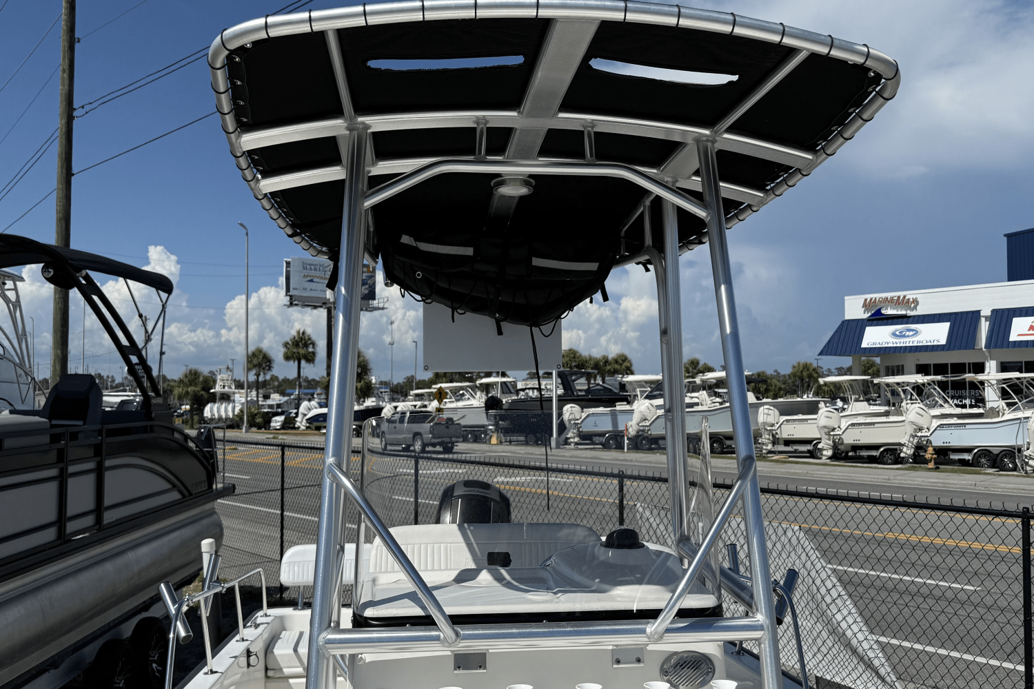 Slide: The Image of Boston Whaler 21 MONTAUK 2018 - 13