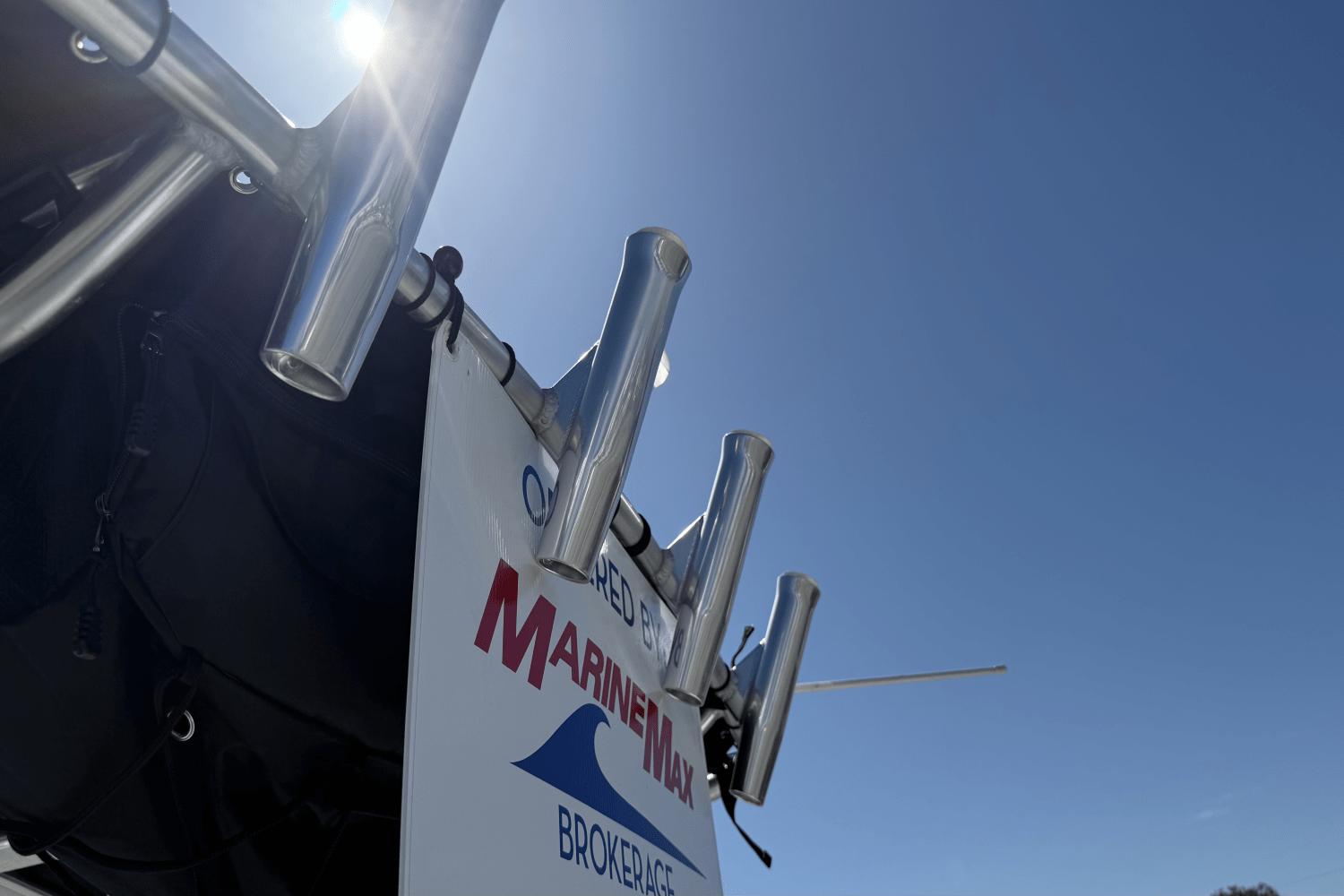 Slide: The Image of Boston Whaler 21 MONTAUK 2018 - 17