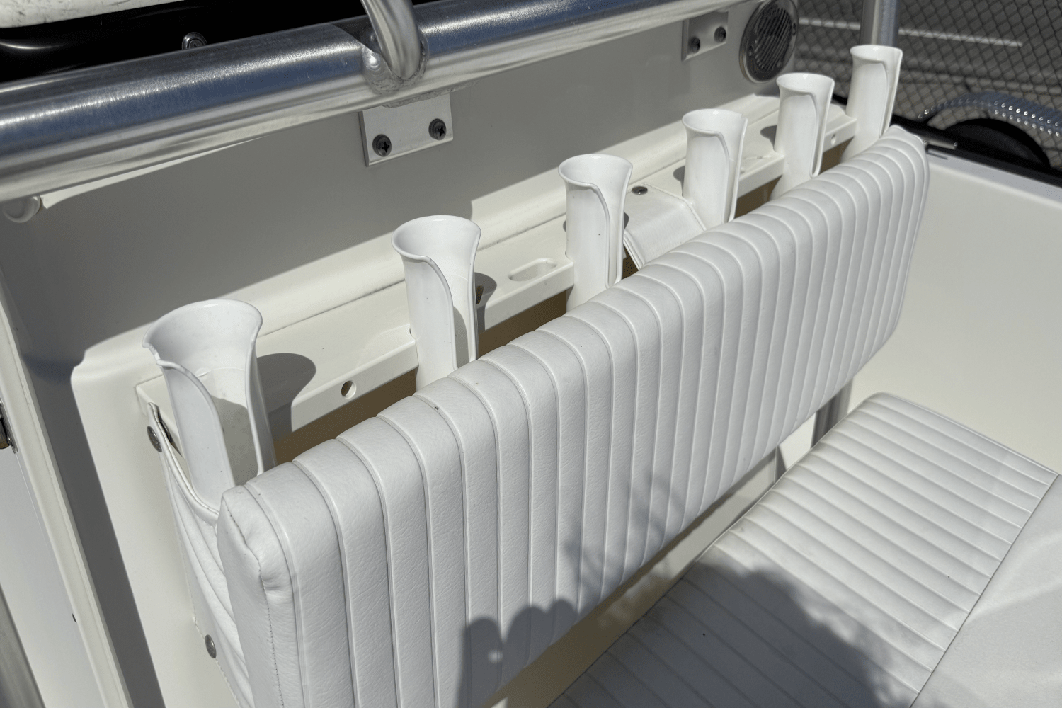 Slide: The Image of Boston Whaler 21 MONTAUK 2018 - 19